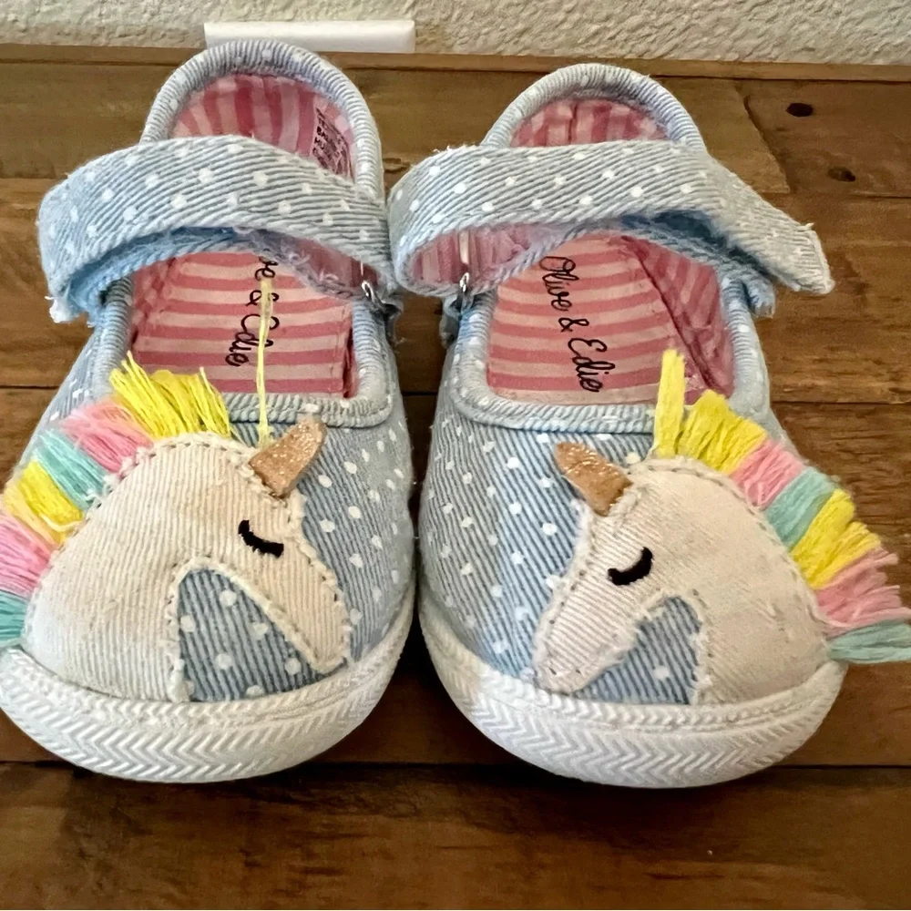 Cute Toddler Girl Unicorn Shoes Infant/Toddler Size 5 - Picture 5 of 10